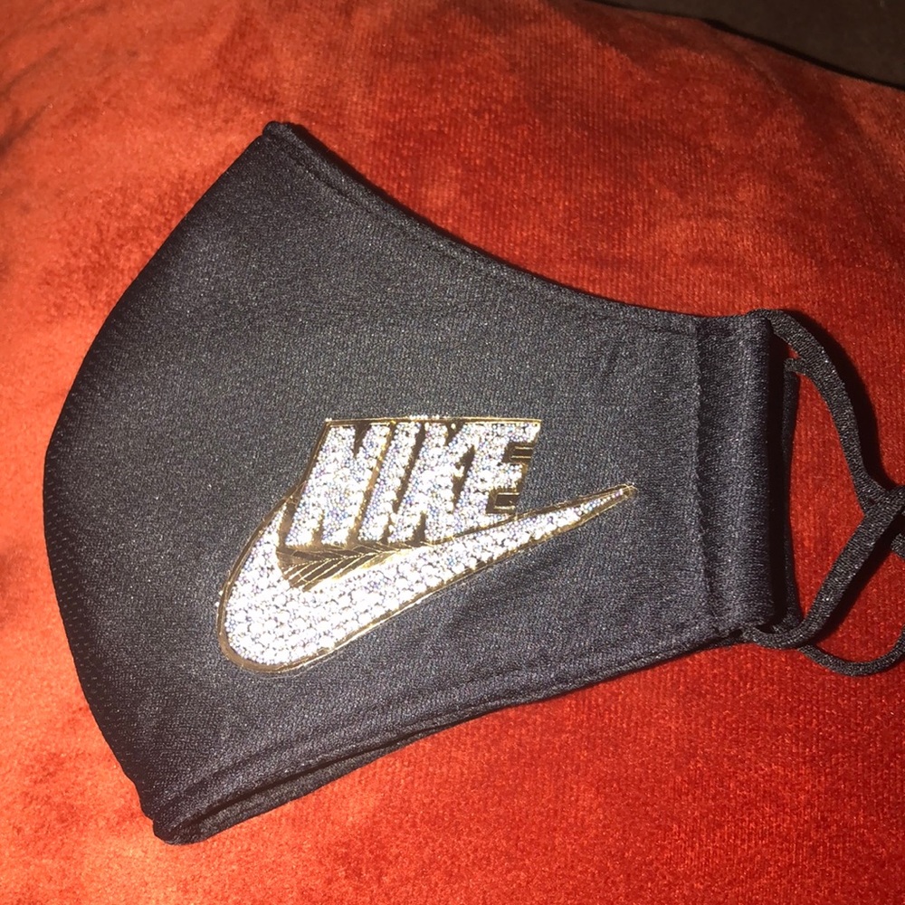 NWOT Nike Mask
